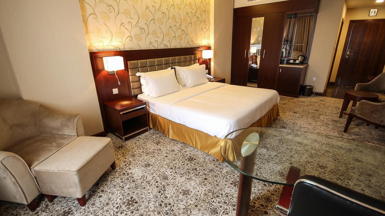 Rabigh Park Hotel Buitenkant foto